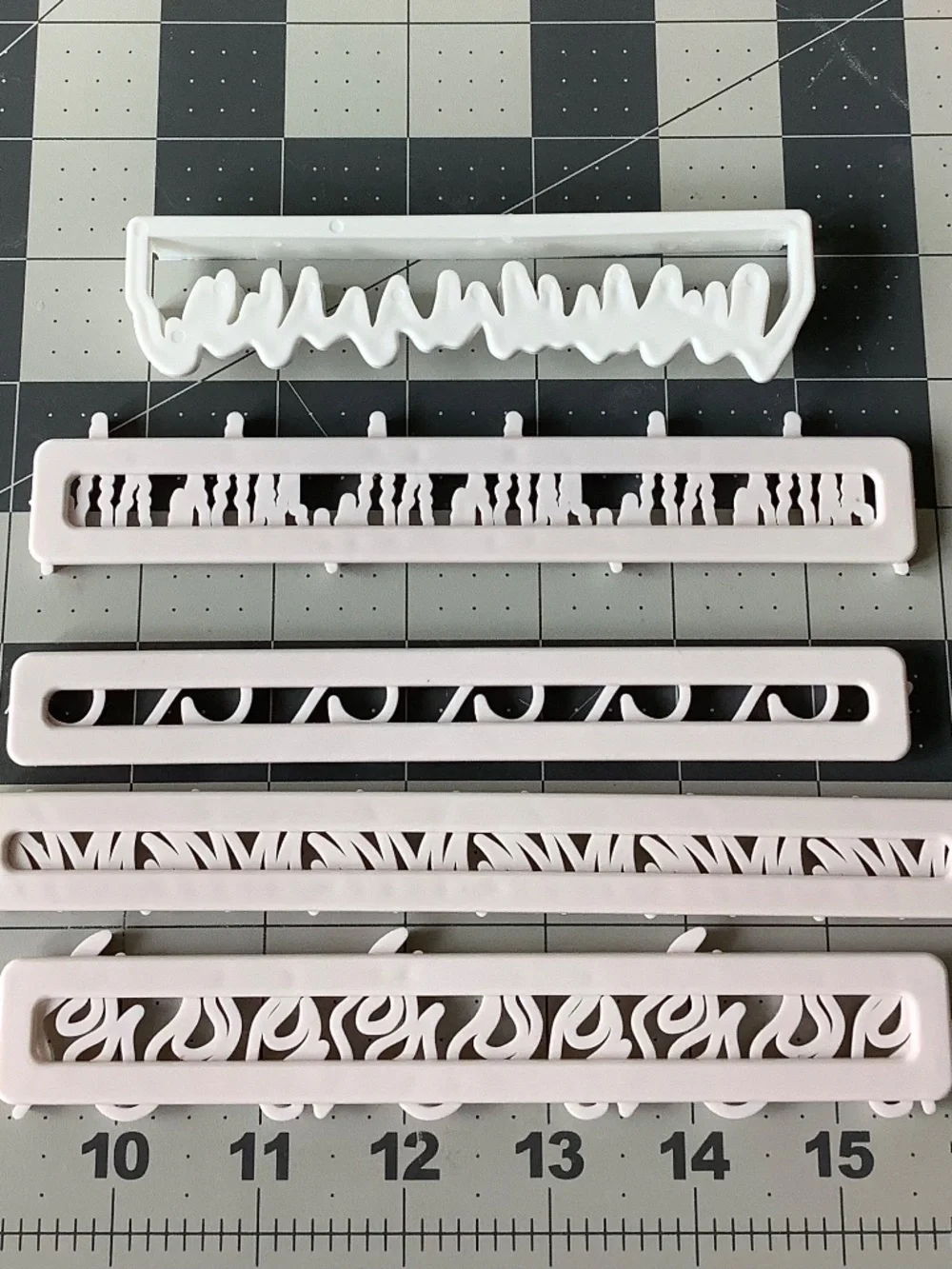 Fondant Border Cutter Set – Cake Decorating Tools – 5 Assorted Pattern Cutters